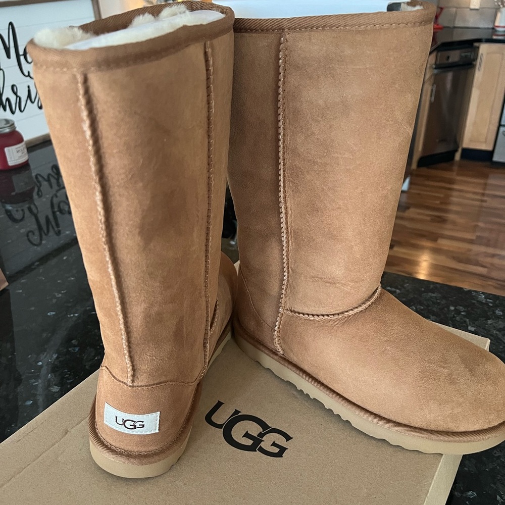 Ugg Classic Tall II Boots - Kids 6